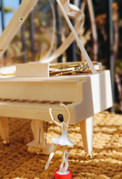 Siwan Ballerina Music Box for Girls Piano Dancers, Mini Piano Classic Mechanic Music Box for Home Decoration and Birthdays
