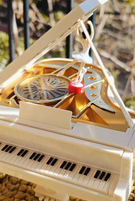 Siwan Ballerina Music Box for Girls Piano Dancers, Mini Piano Classic Mechanic Music Box for Home Decoration and Birthdays